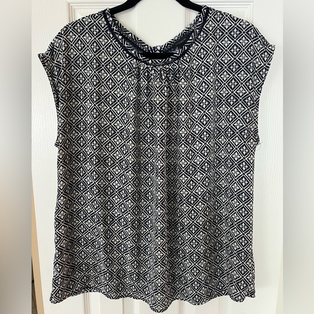 Ann Taylor Factory Geometric Navy and White Mixed Media Top